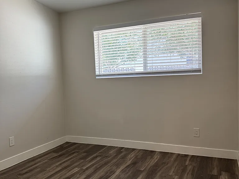 1545 W Colter St — Photo 38