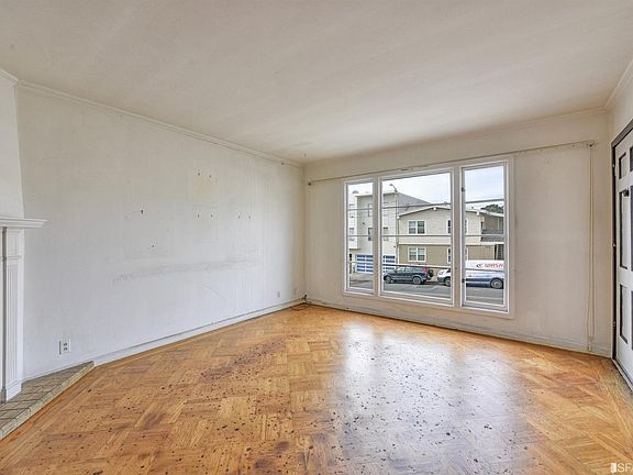2nd image of 2821 Taraval St