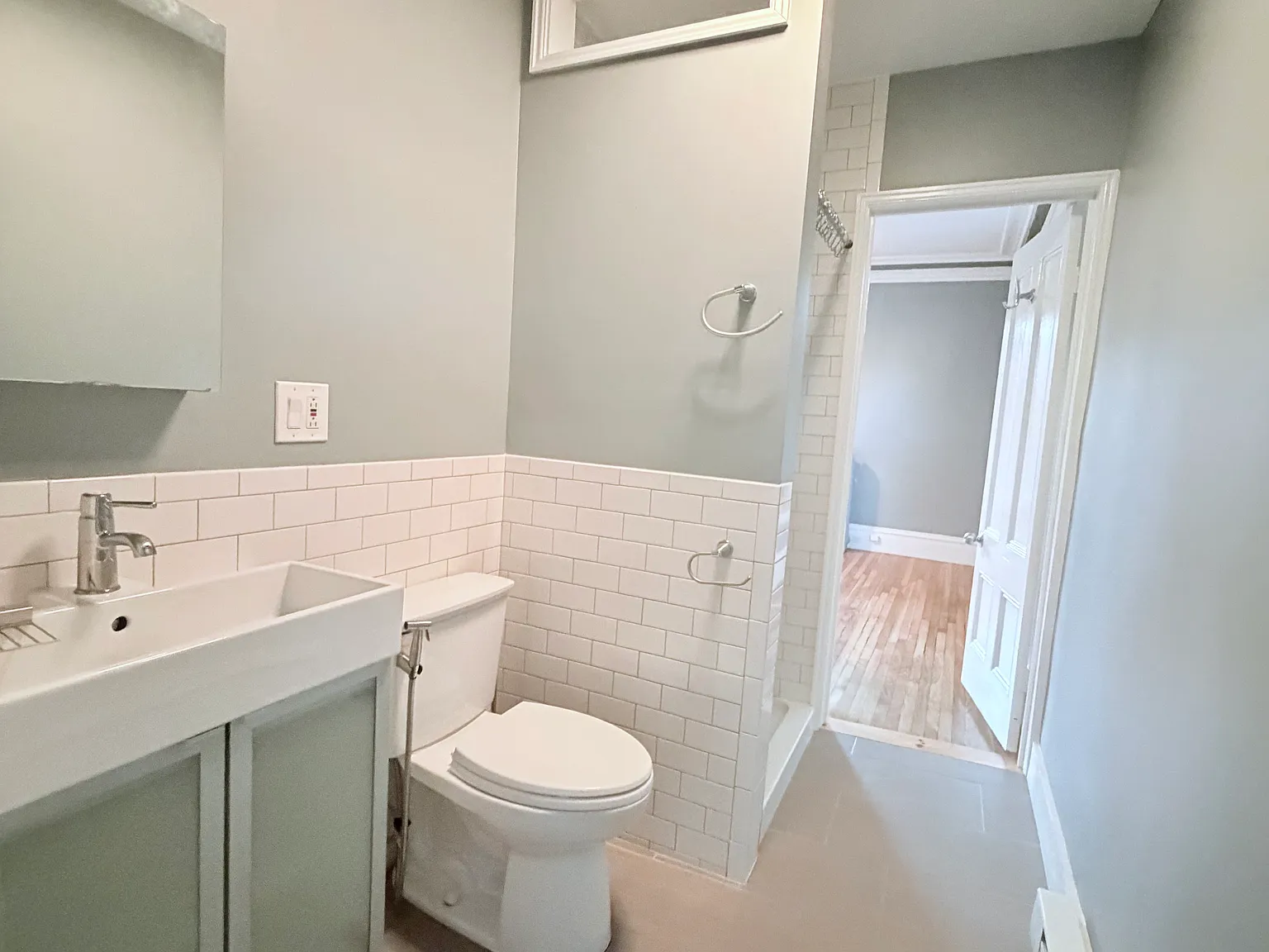 4 bed, 1100 sqft, $4,700 — Photo 3