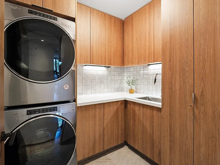 160 Woodlands Dr — Photo 17