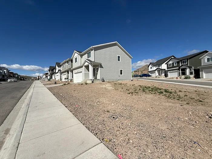 1508 W Charmer Ln — Photo 2
