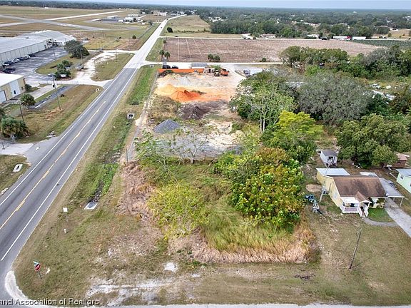 4th image of 1300 State Road 64 St W