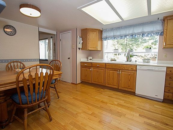 3rd image of 11245 SE 322nd St