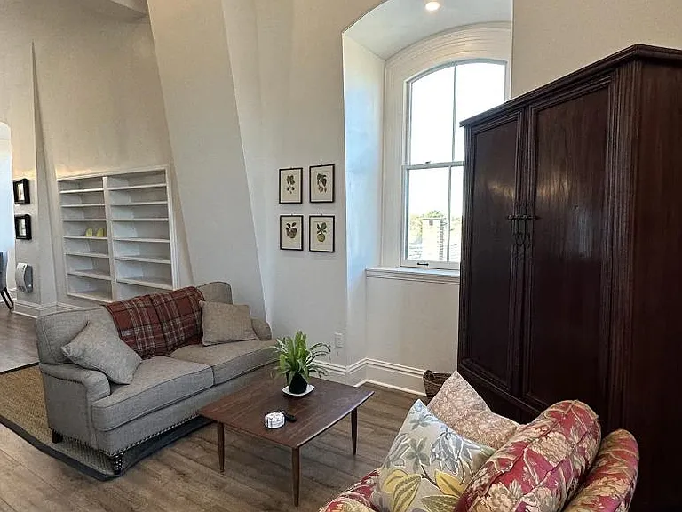 2 Pleasant St #4B — Photo 4
