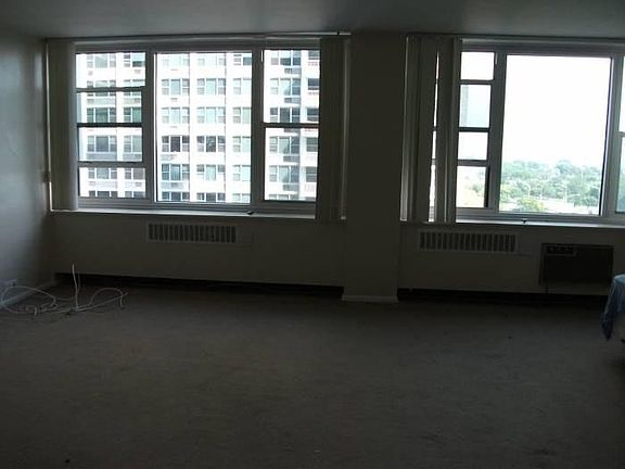 3rd image of 4250 N Marine Dr APT 1005