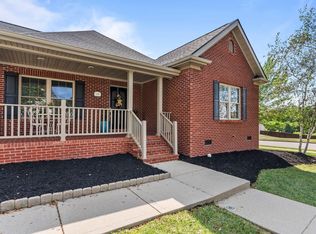 100 Dove Run Cir, Georgetown, KY 40324