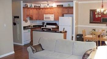 4th image of 360 W Wellington Ave APT 2D