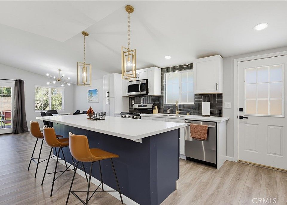1st image of 6564 Kelvin Ave