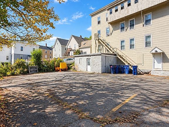 5th image of 113 Spruce St