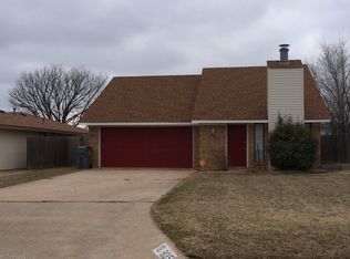 835 SE Lomond Ln, Lawton, OK 73501