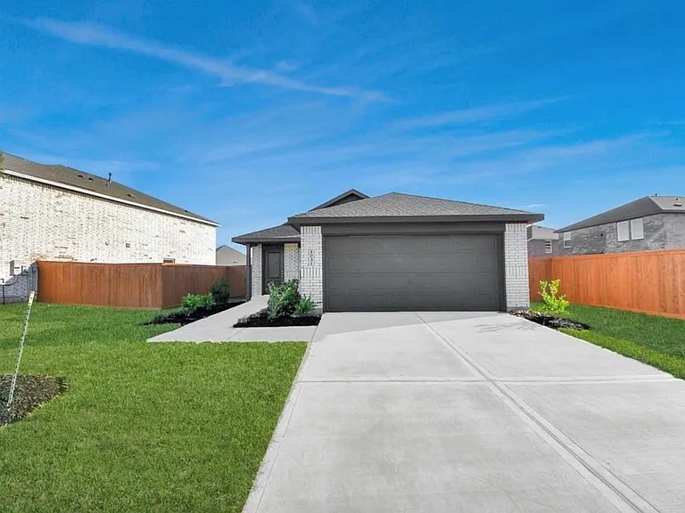 1031 Garnet Rain Cir — Photo 1