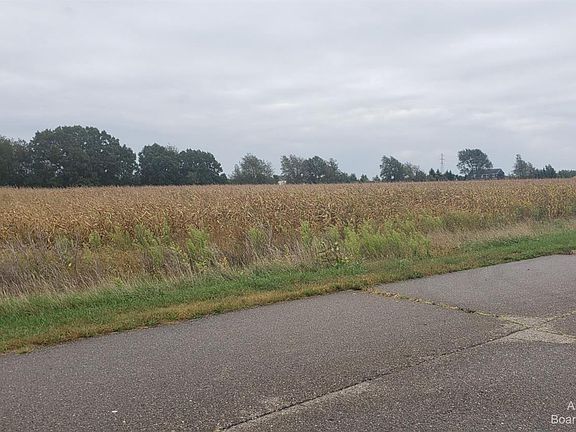 5th image of 17147 Country Dr