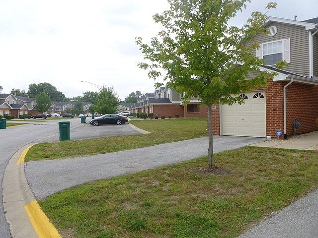 2nd image of 1888 Stonegate Dr