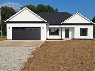 1557 Rowe Gap Rd, Winchester, TN 37398