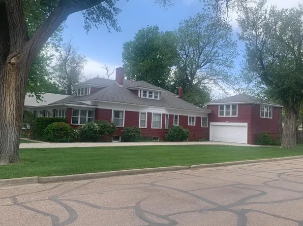 911 N 6th St, Garden City, KS 67846