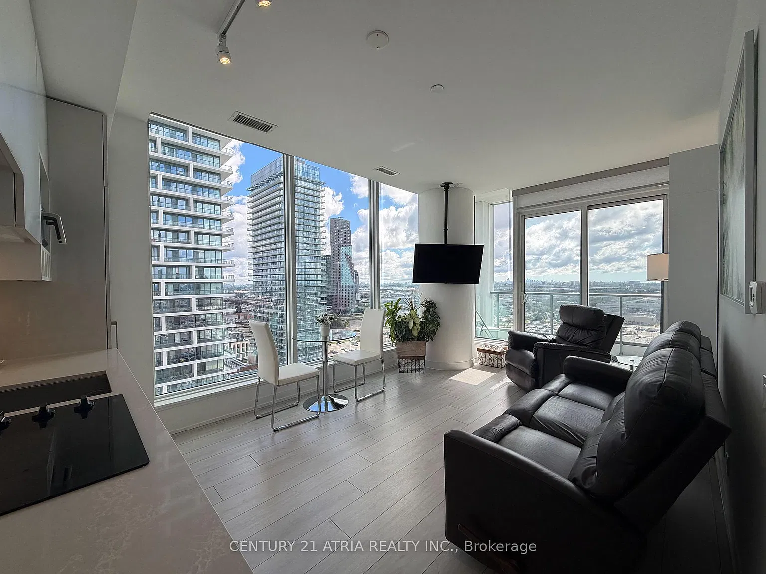 2 bed, $2,500 — Photo 1