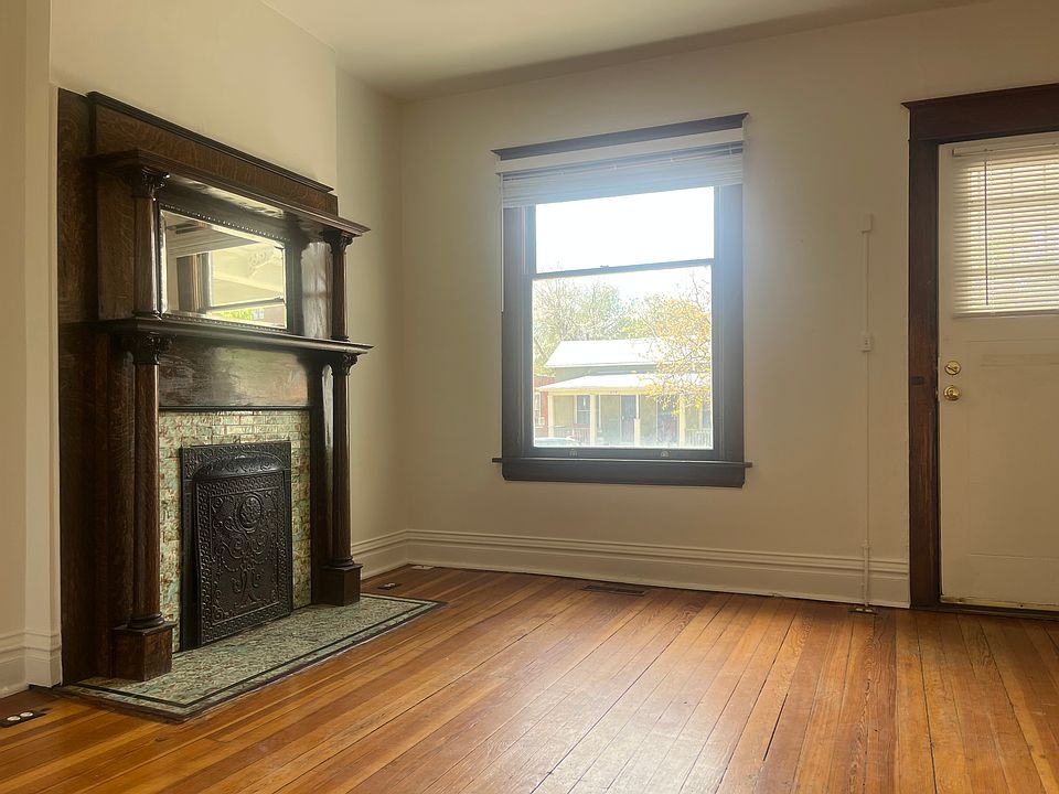 Entry/living room