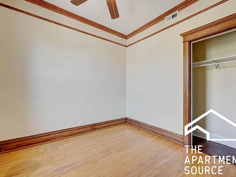 2241 W 21st St #2F — Photo 3