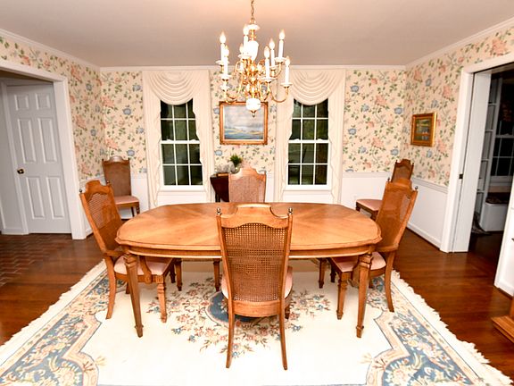 Formal Dining