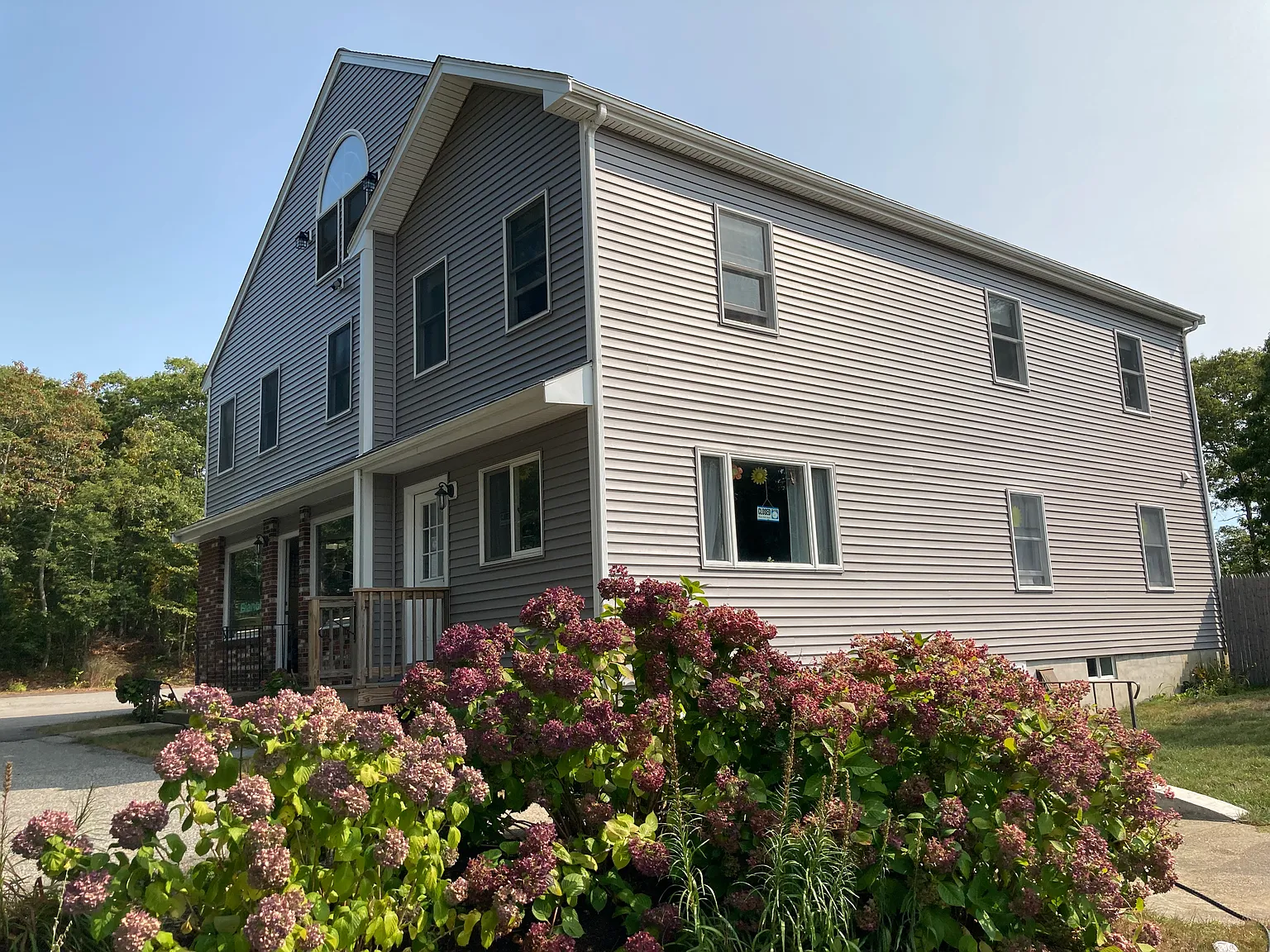 2 bed, 1200 sqft, $2,400 — Photo 1