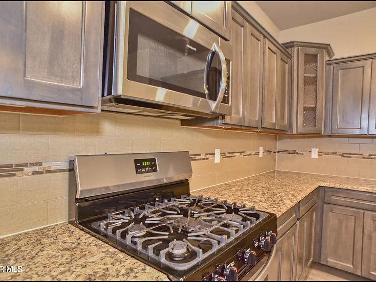 2120 Thomas Lackland St — Photo 17