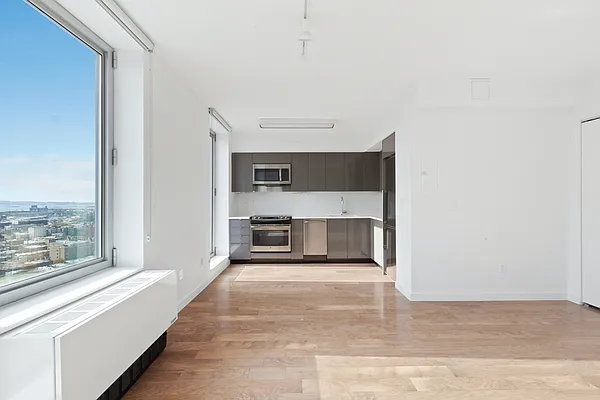 Rented by Greystar | media 12