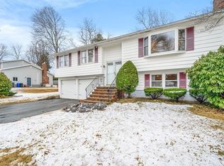 28 Sycamore Rd, Methuen, MA 01844