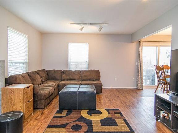 5th image of 44222 Providence Dr