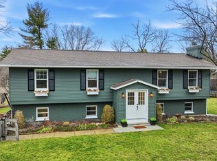 2 Kris Cir, Terrace Park, OH 45174