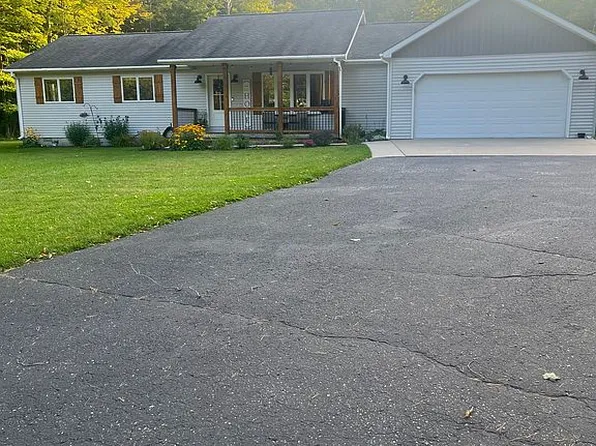 18321 N Old Mackinaw Rd, Cheboygan, MI 49721