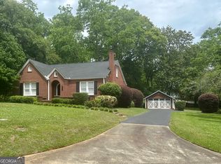704 Woodland Dr, Griffin, GA 30224