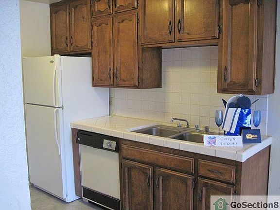 5th image of 5030 E Alta Ave