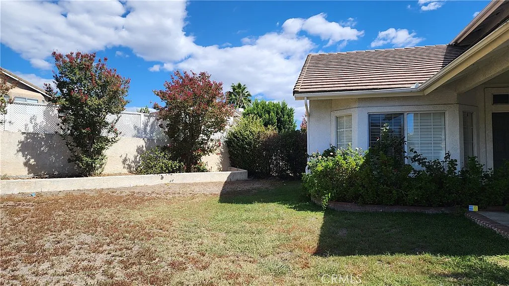 4 bed, 2200 sqft, $3,500 — Photo 2