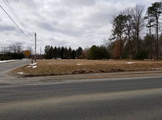 240 County Rd, Southampton, MA 01073