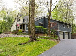 33 Contour Ln, Salt Point, NY 12578