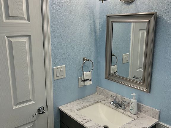 4th image of 2220 W Dora St APT 104
