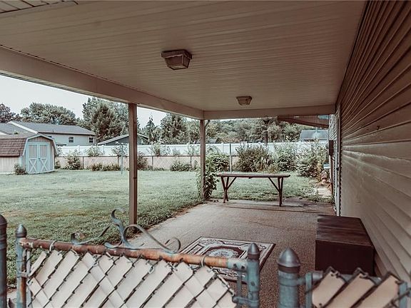 5th image of 218 Adan Ave SW