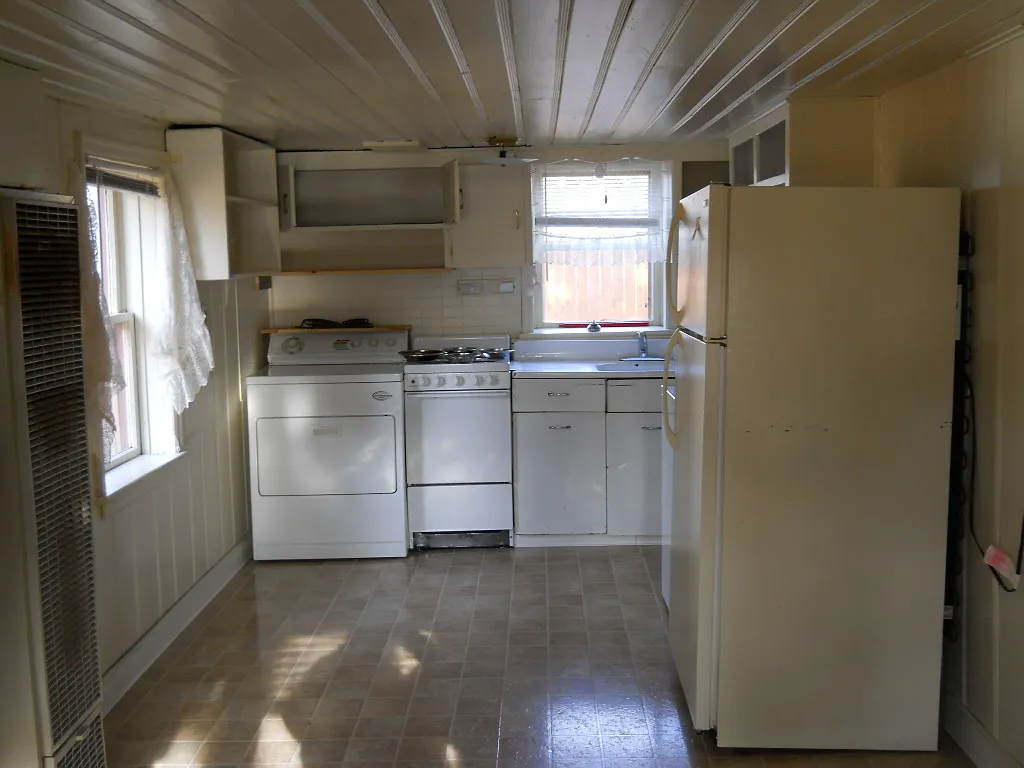 1 Bedroom 1 Bath home — Photo 3