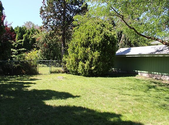 4th image of 1939 Marshall Ave