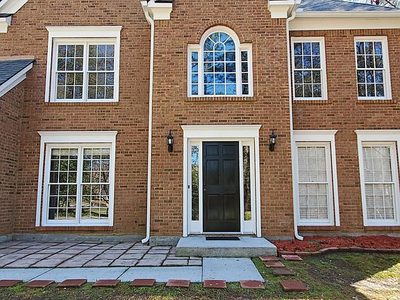 3rd image of 1190 Roseberry Ct