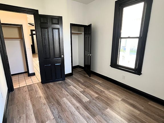 3rd image of 1639 Newport Ave APT 1A