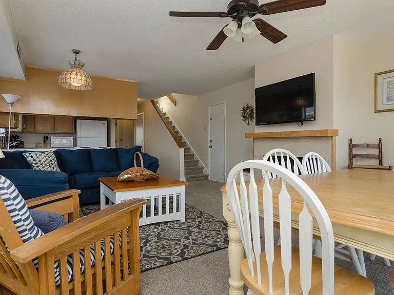 13 E Henderson St #1 — Photo 9