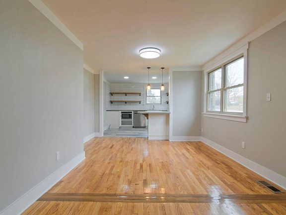 4th image of 3907 Valley View Dr