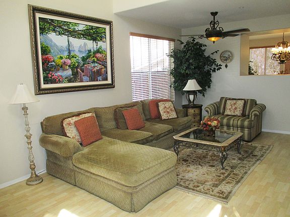 2nd image of 10 Caledon Ct