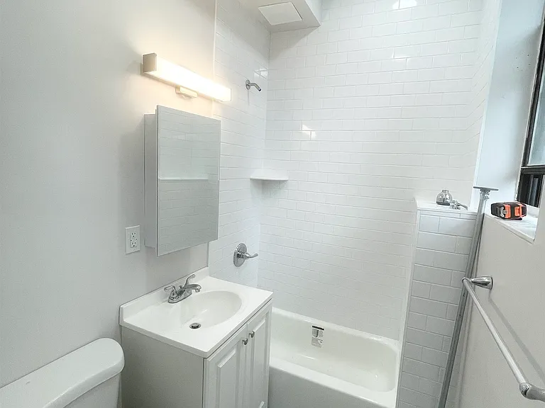 505 Jersey Ave #2 — Photo 3