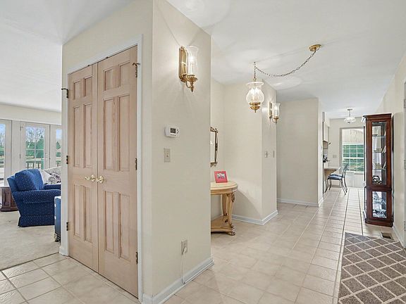 4th image of 771 Marias Dr