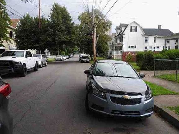 Exterior Neighborhood (street photo)