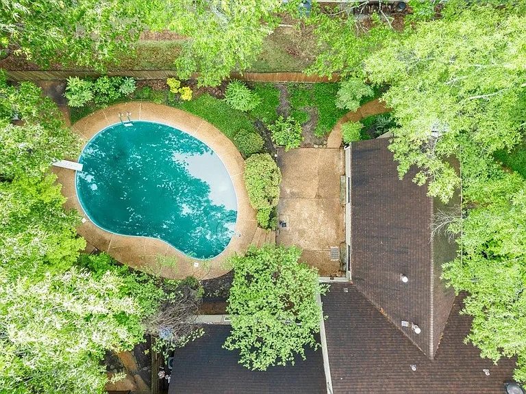 1380 Poplar Estates Pkwy — Photo 3