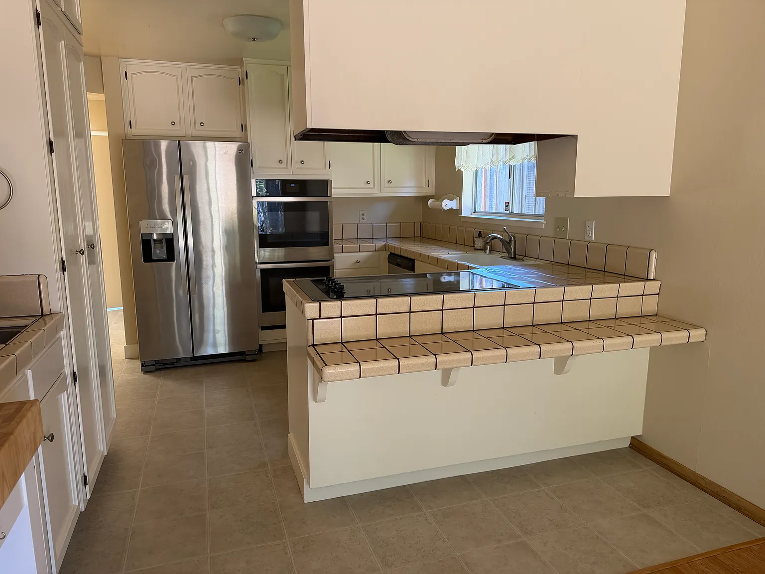3 bed, 2.5 bath, 1764 sqft, $5,950 — Photo 3