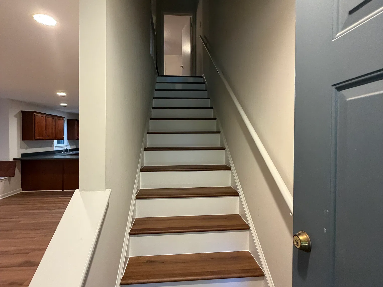 2 bed, 2.5 bath, 1100 sqft, $1,600 — Photo 4